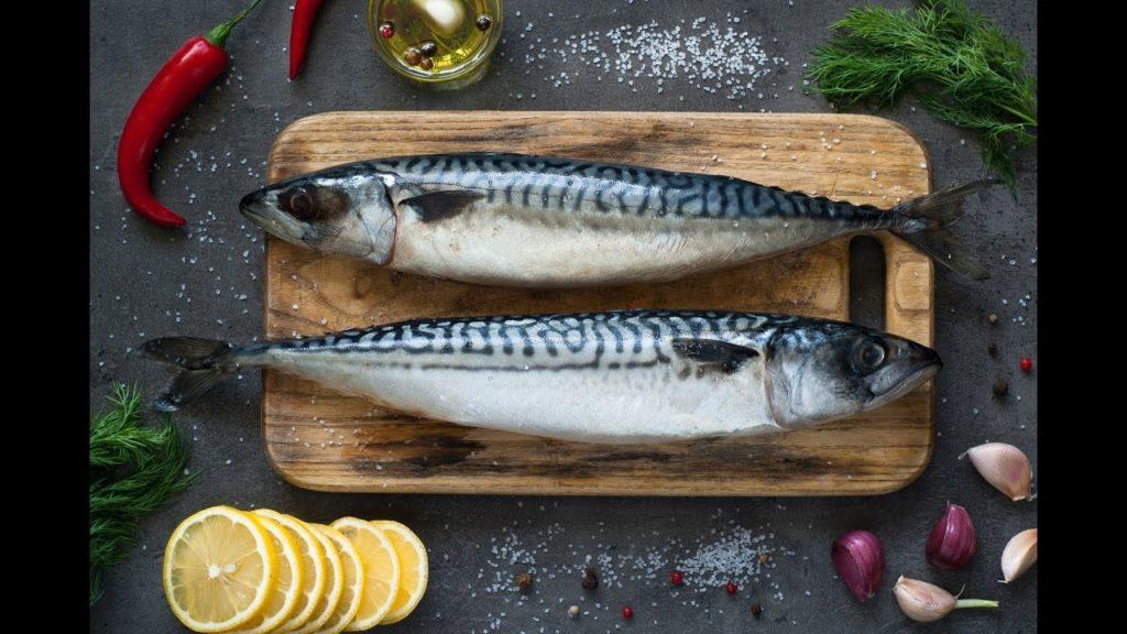Вкусная скумбрия в аэрогриле – легкие и простые рецепты