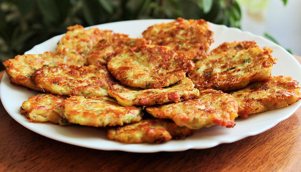 Оладьи с сыром и колбасой