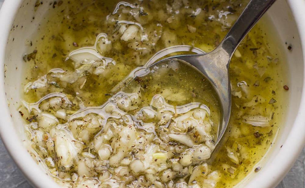 Масло с чесноком