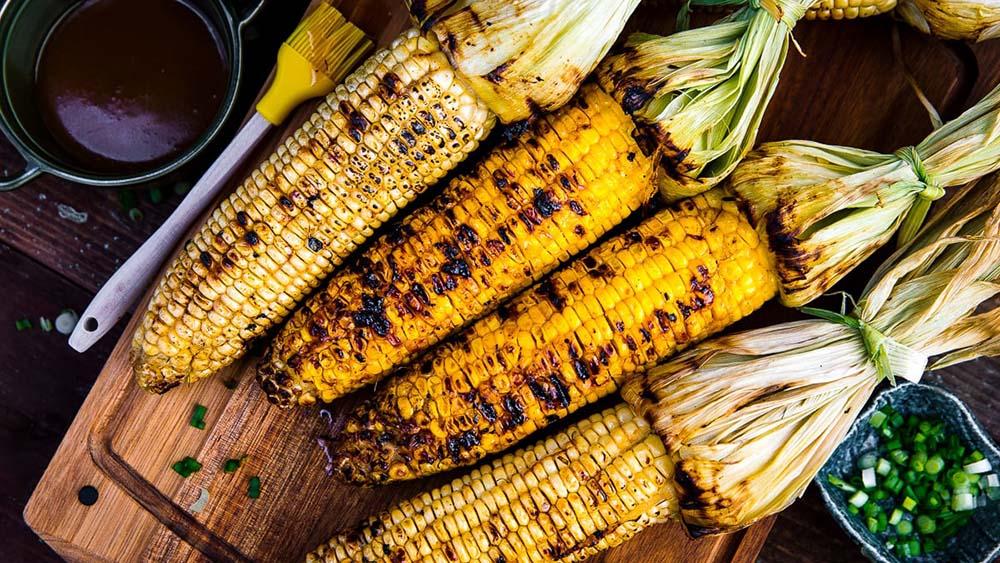 Приготовление кукурузы на гриле